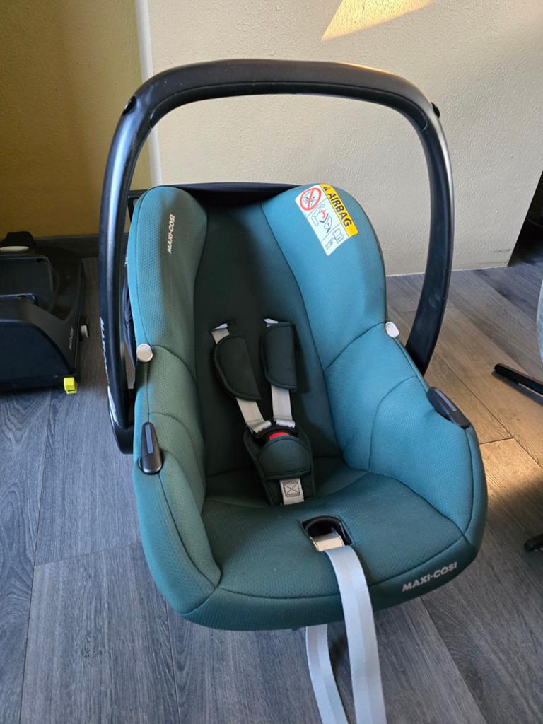 Maxi Cosi & base cabriofix I-size Green ZGAN, Kinderen en Baby's, Autostoeltjes, Ophalen, Zo goed als nieuw, Isofix, 0 t/m 13 kg