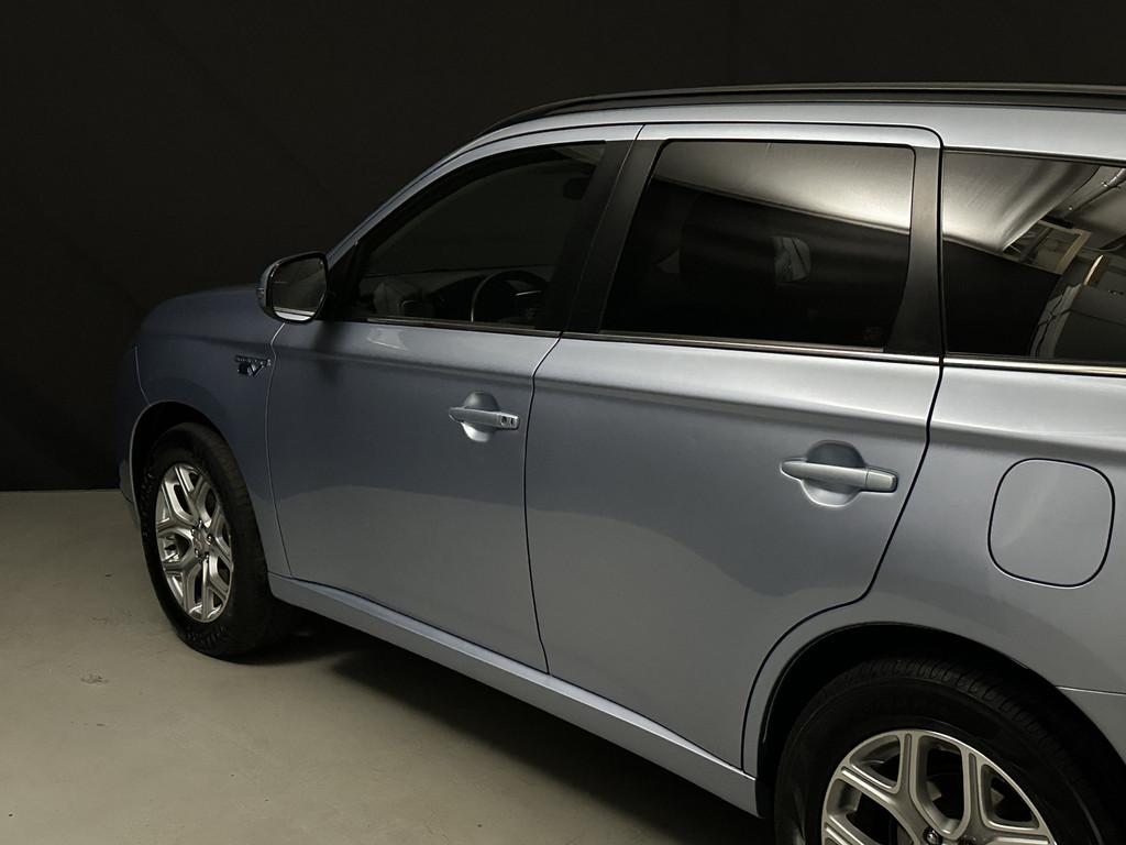 Mitsubishi Outlander 2.0 PHEV Executive Edition *Hybride Aut, Automaat, 4 cilinders, Blauw, Vierwielaandrijving