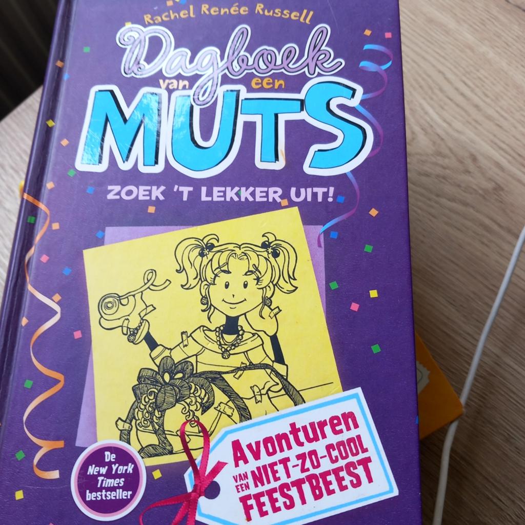 Dagboek vaneenMuts zoek 't Lekker Uit!, Boeken, Ophalen of Verzenden, Zo goed als nieuw, Rachel Renée Russell, Fictie