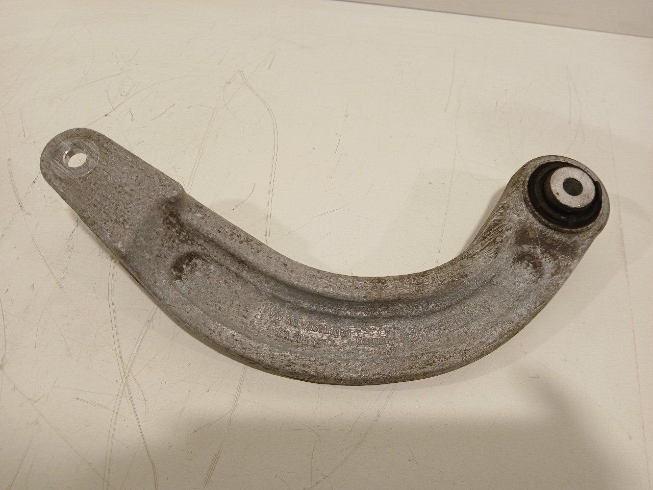 Draagarm rechts achter Volkswagen ID.3, Onderdelen@venauto.nl, Van der Ven Autorecycling B.V., Gebruikt, Ettenseweg 76, 4706 PB Roosendaal, The Netherlands