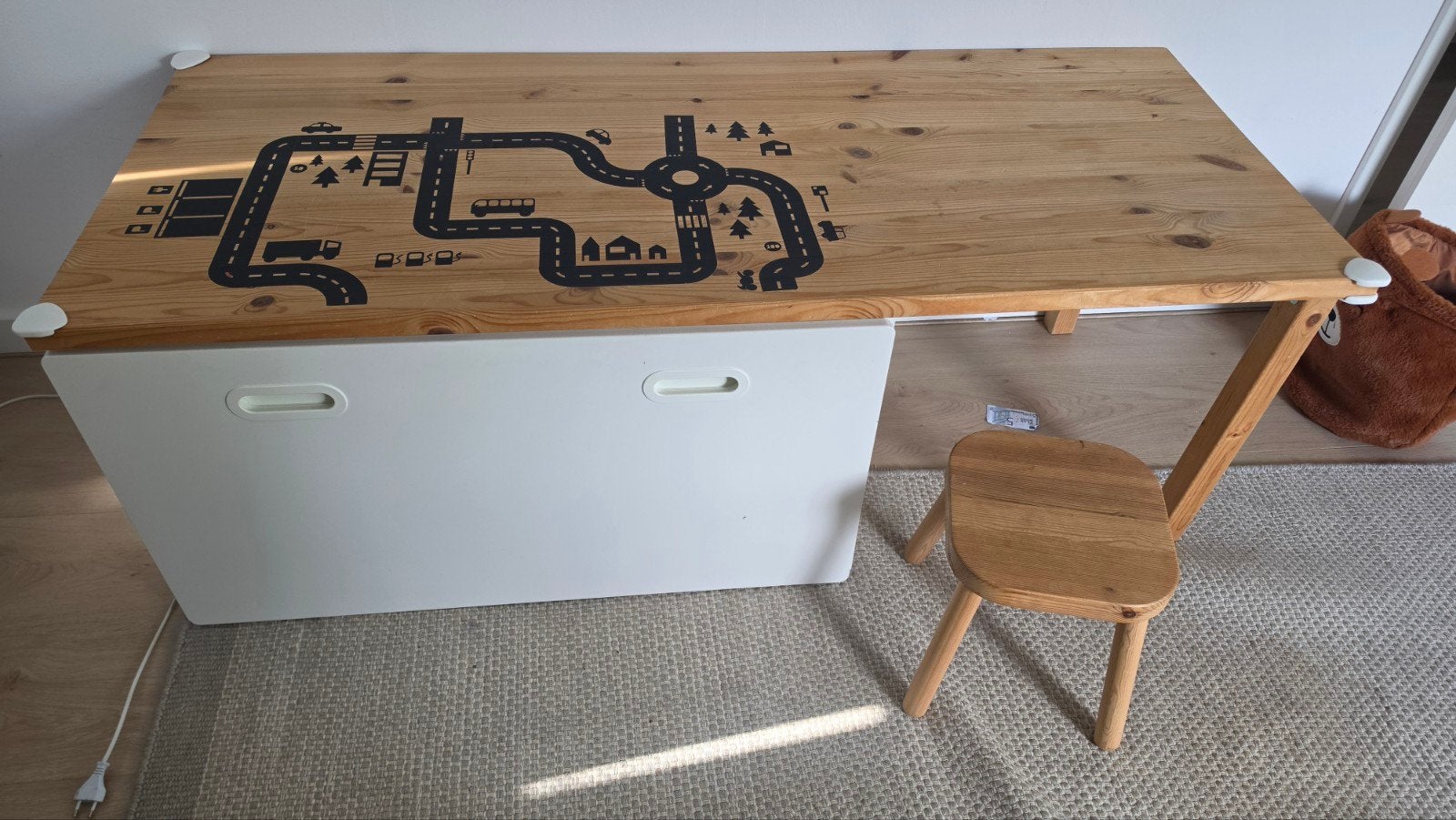 Kinder speeltafel met opbergruimte en speelsticker 145x60cm, Ophalen, Gebruikt