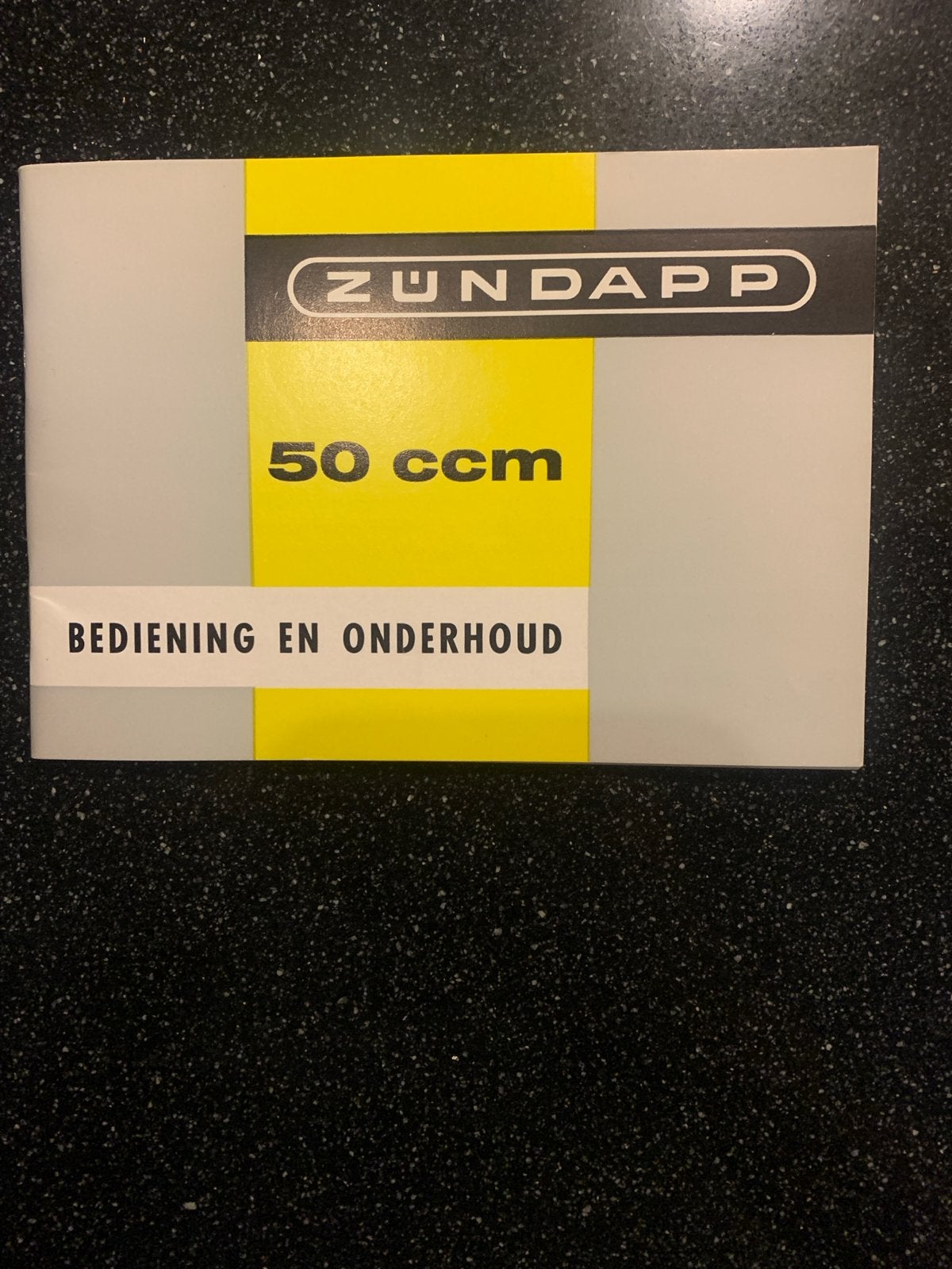 Zundapp 50 ccm Bediening en Onderhoud Boekje, Fietsen en Brommers, Ophalen of Verzenden, Gebruikt, Overige typen