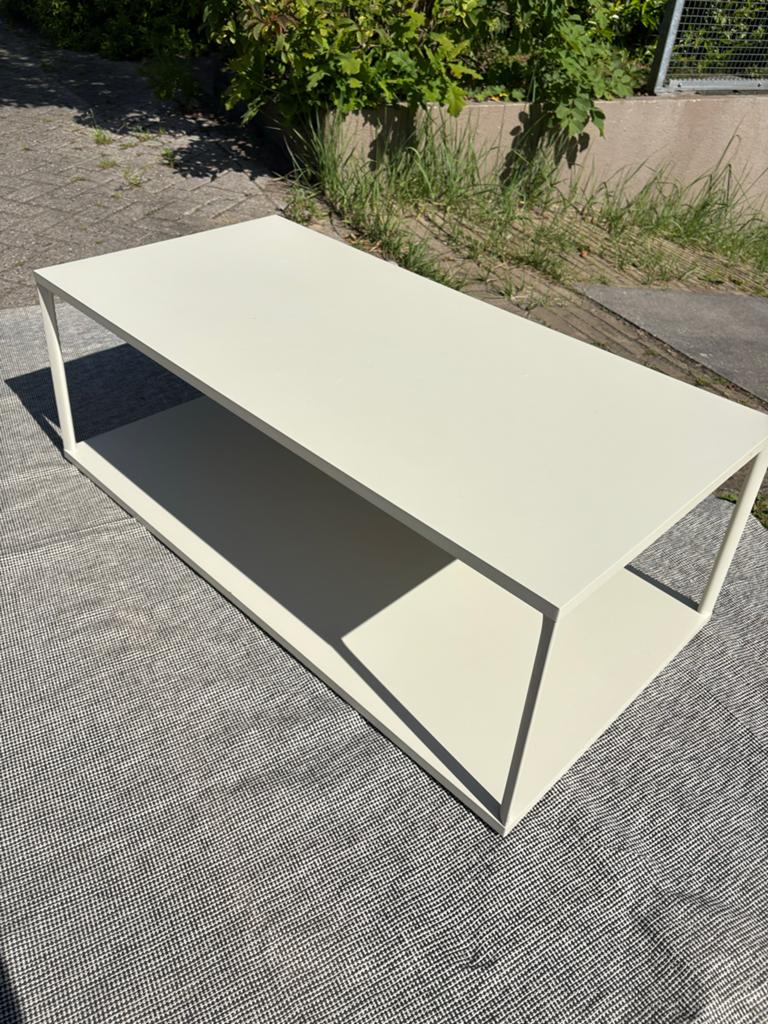 HAY salontafel eiffel met beschadigingen, Huis en Inrichting, Tafels | Salontafels, Overige houtsoorten, Gebruikt, 100 tot 150 cm