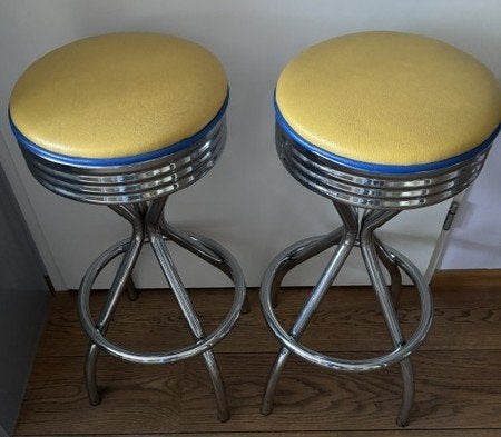 Retro barkrukken 2x - H. 72cm - Ø32cm. Geel & blauw skaileer, Huis en Inrichting, 2 krukken, Ophalen, Zo goed als nieuw, 60 tot 90 cm