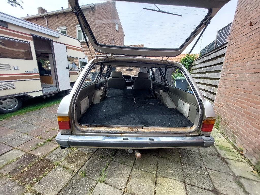 Ford granada station 1985, Achterwielaandrijving, Blauw, Stationwagon, Handgeschakeld