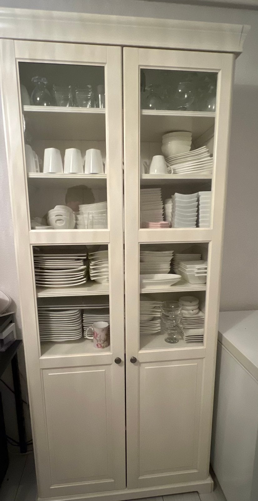 Grote vitrinekast met compleet servies, Huis en Inrichting, Kasten | Vitrinekasten, Ophalen, Zo goed als nieuw, 25 tot 50 cm, 150 tot 200 cm