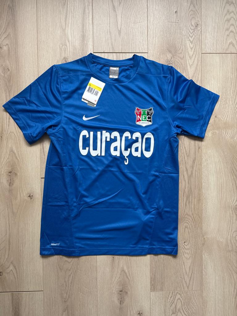 NEC Nijmegen uitshirt 2009-2010 Maat S Nieuw met labels, Verzenden, Nieuw, Maat 46 (S) of kleiner, Blauw