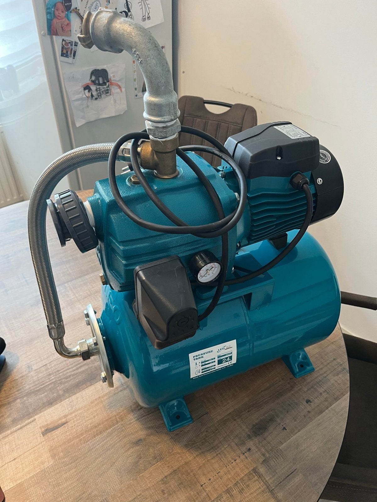 LEO Hydrofoorpomp 24L - nieuw, Tuin en Terras, Ophalen, Zo goed als nieuw, Elektrisch, Hydrofoorpomp