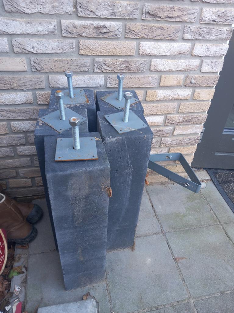 5x Betonpoer met stelplaat en bouten - 60 cm /15/15, Ophalen of Verzenden, Gebruikt, 50 tot 100 mm, Overige typen
