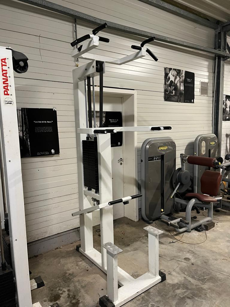 Chin en Dip Machine met Gewichten - Krachtstation, Sport en Fitness, Fitnessmaterialen, Ophalen of Verzenden, Gebruikt, Borst