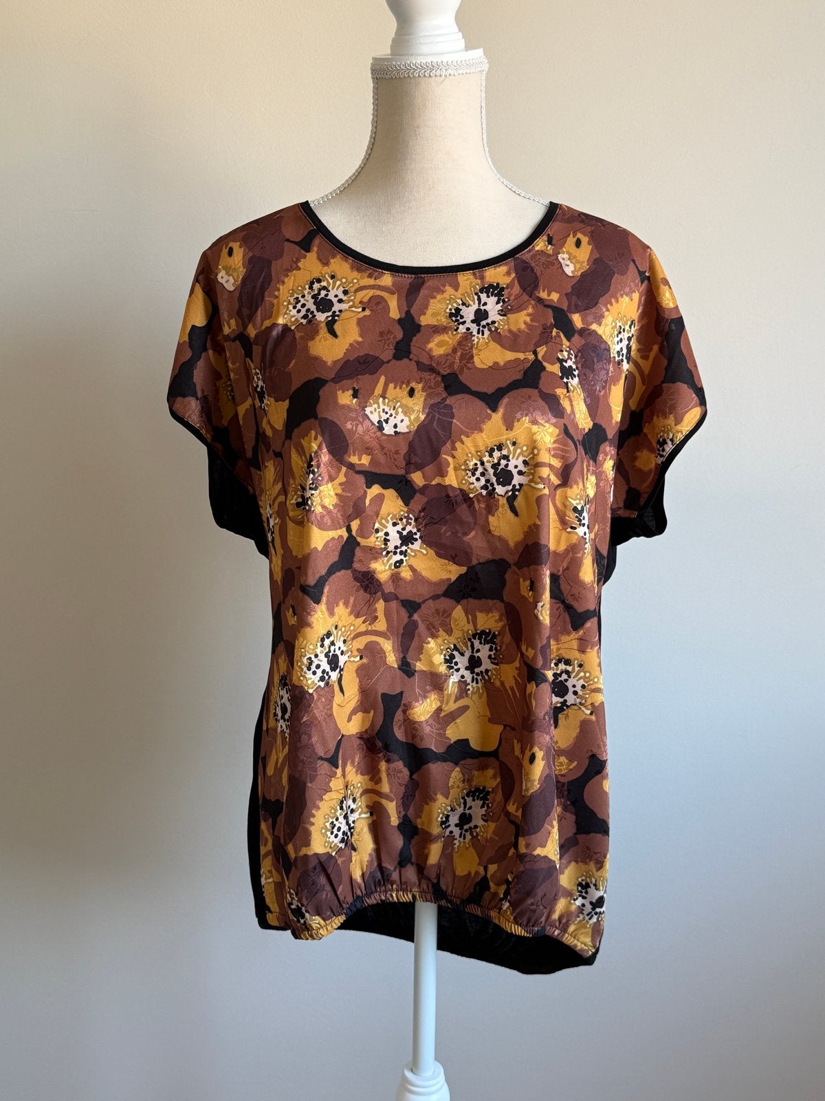 Nieuwe Enjoy Blouse met Bloemenprint, Kleding | Dames, Ophalen of Verzenden, Nieuw, Maat 42/44 (L), Bruin