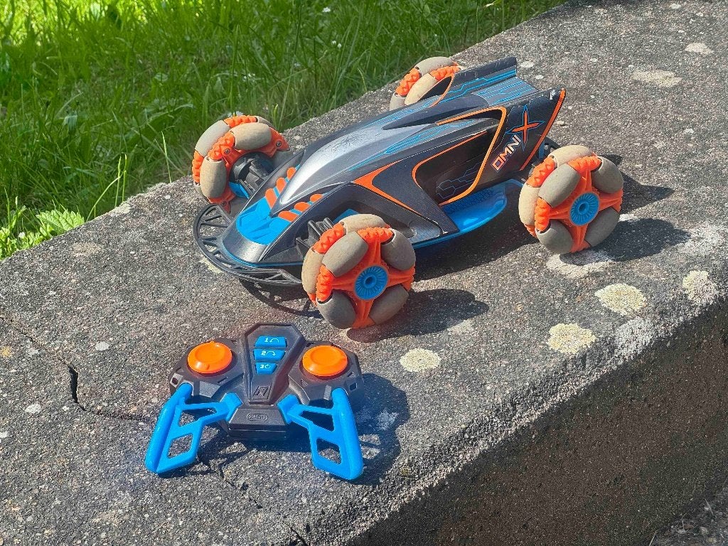 Nikko Omni X radiografisch bestuurde (RC) auto met batterij, Gebruikt