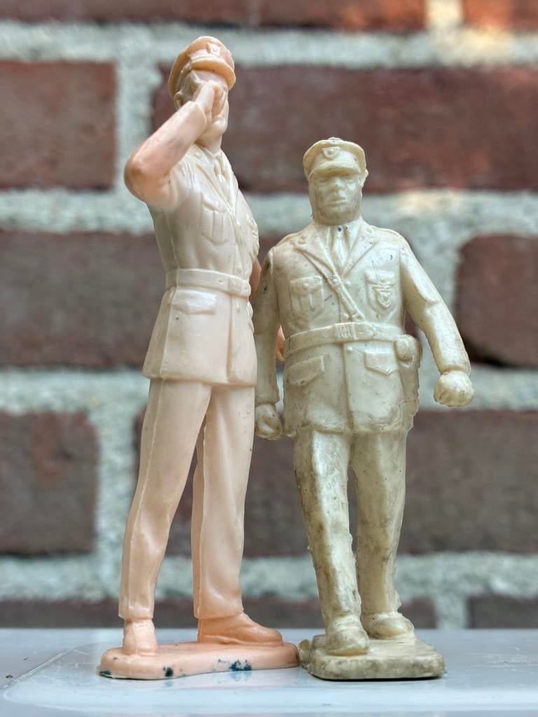 Auburn vinyl plastic politie figuren (is Amerikaanse Tomte), Hobby en Vrije tijd, Modelauto's | 1:43, Gebruikt, Overige typen