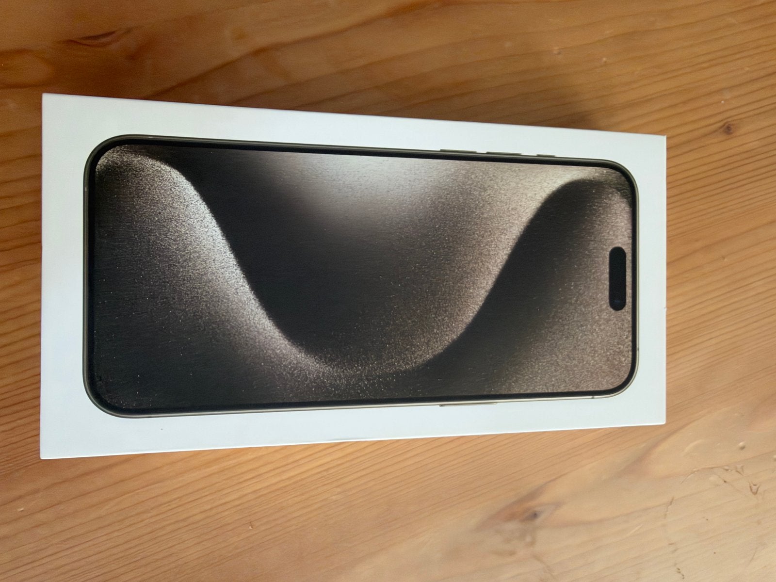 Foto 4 van iphone 15 pro max natural titanium 256gb.