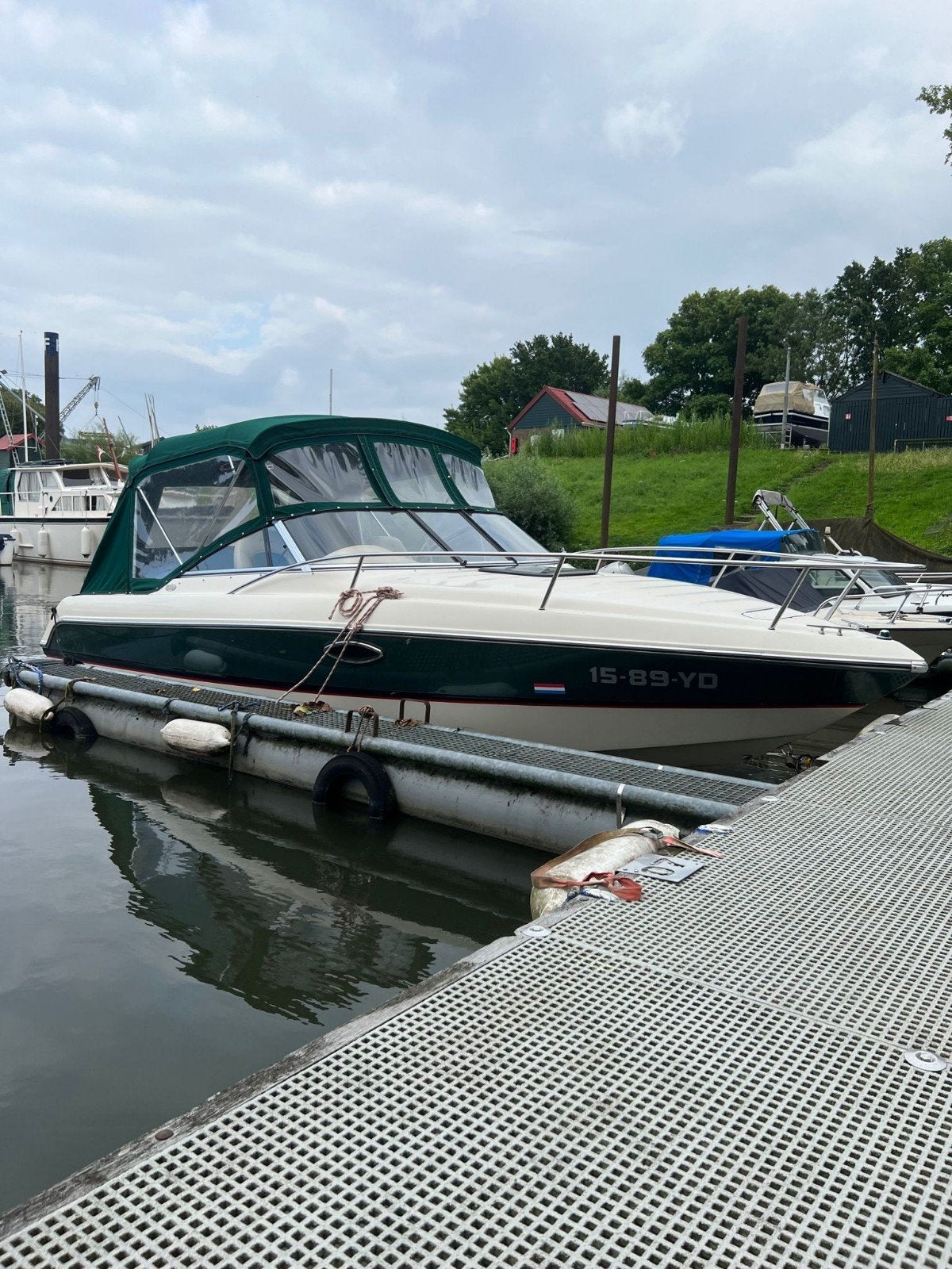 Stingray 220CX, Watersport en Boten, Ophalen, Biminitop
