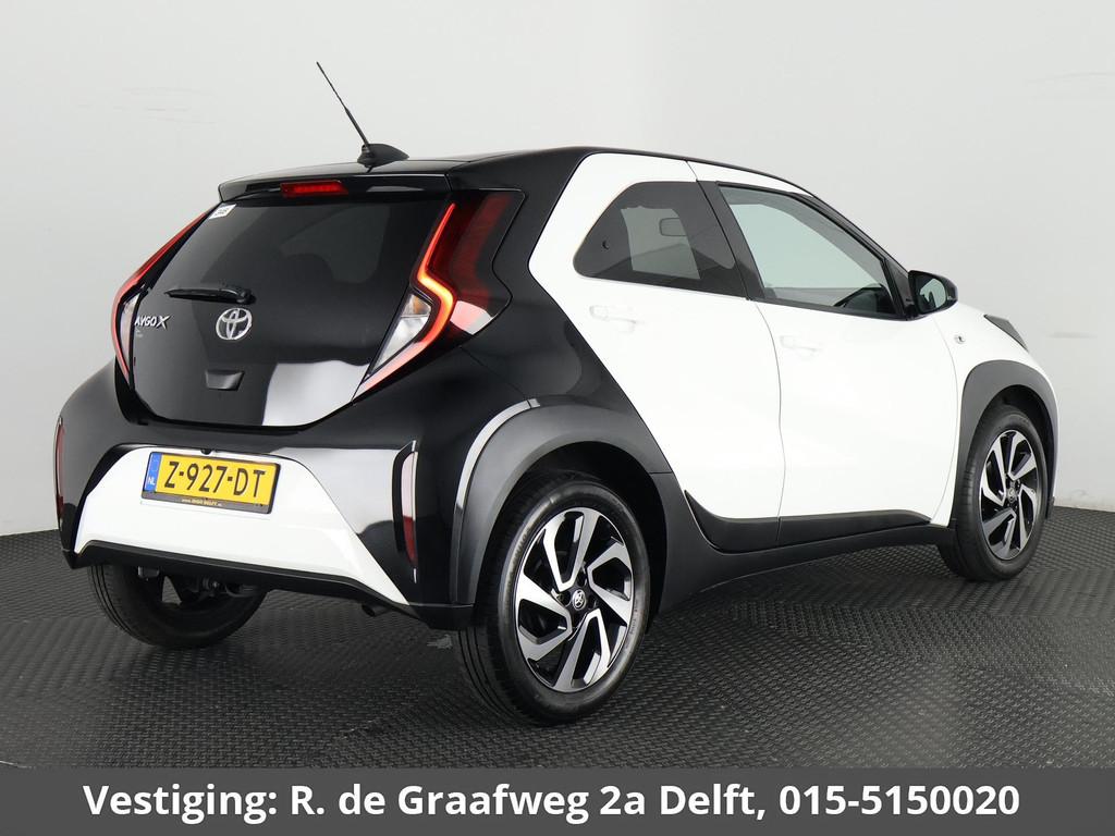 Toyota Aygo X 1.0 VVT-i MT Pulse Bi-Tone | Apple Carplay & A, Start-stop-systeem, Stof, Gebruikt, 4 stoelen