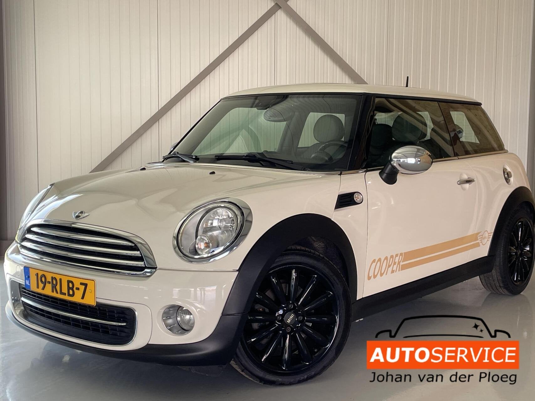 Mini Cooper 1.6 10 Years editie! Climate/cruise/airco, Voorwielaandrijving, Euro 5, 4 cilinders, 4 stoelen