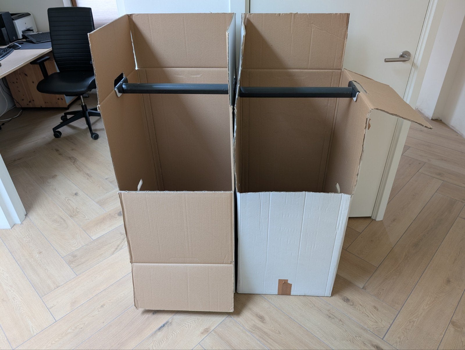 Garderobe verhuisdozen, Doe-het-zelf en Verbouw, Kratten en Dozen, Gebruikt, Doos, 50 tot 75 cm, 35 tot 50 cm, Minder dan 40 cm