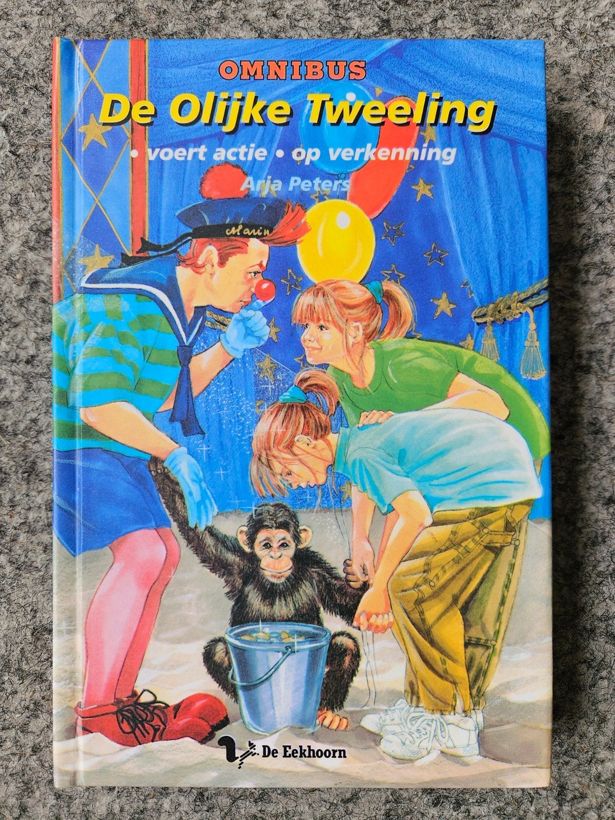 Omnibus: De Olijke Tweeling - Arja Peters, Ophalen of Verzenden, Zo goed als nieuw, Fictie algemeen
