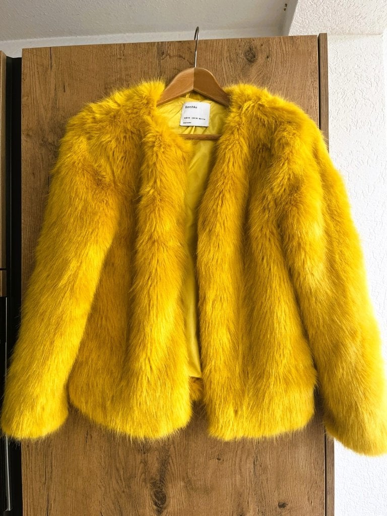 NIEUW Bershka bontjas maat XS mosterdgeel faux fur nepbont, Verzenden, Geel, Nieuw, Bershka