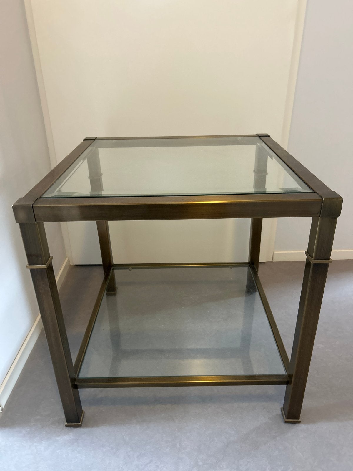 Stijlvolle bijzettafel van glas en metaal, 50x50x50 cm, Huis en Inrichting, Tafels | Bijzettafels, Minder dan 55 cm, Vierkant