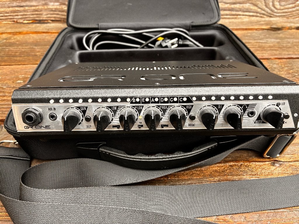 GR BASS one 800 basgitaar versterker, Ophalen of Verzenden, Zo goed als nieuw, Basgitaar, 100 watt of meer