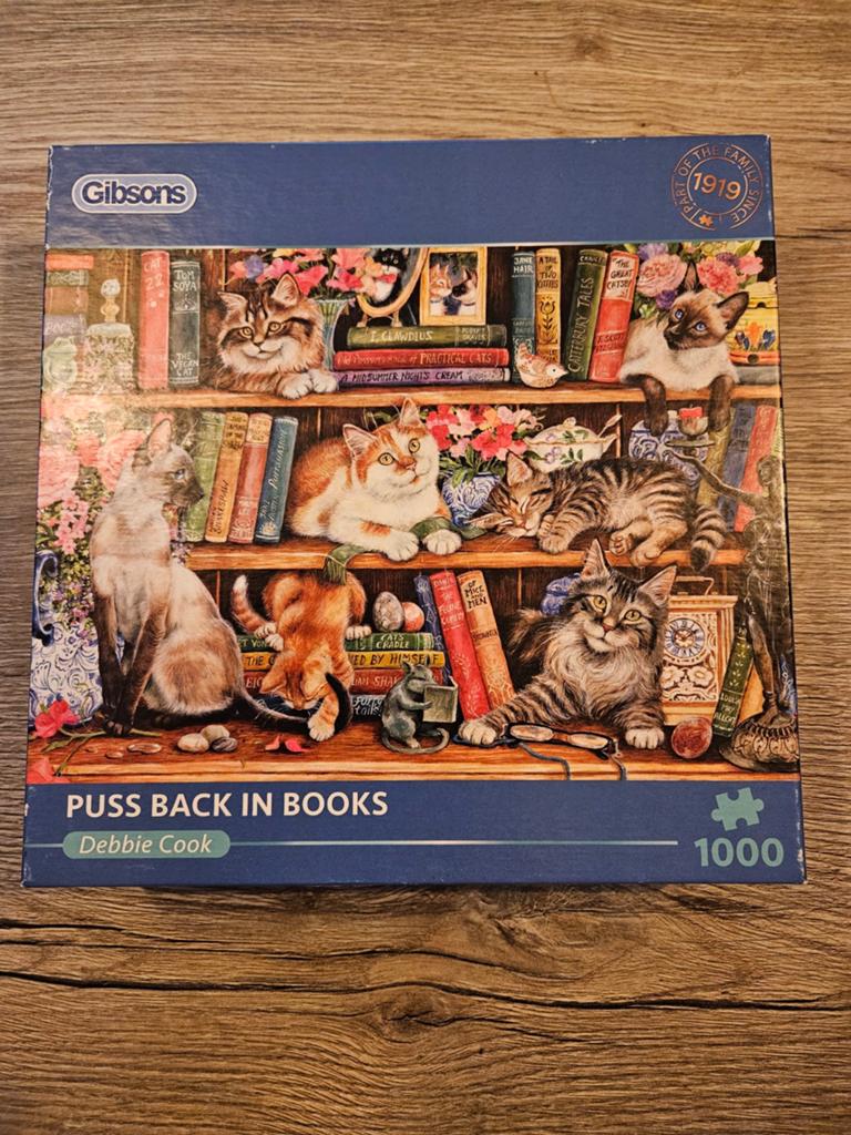 Gibsons puzzel 1000 Puss back in books, Ophalen of Verzenden, 500 t/m 1500 stukjes, Zo goed als nieuw