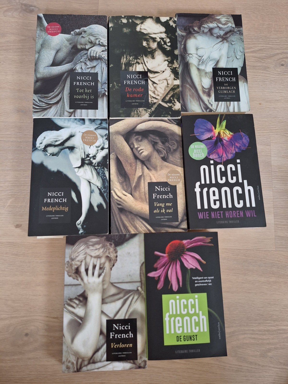 set Nicci French boeken / thrillers, Ophalen of Verzenden, Gelezen