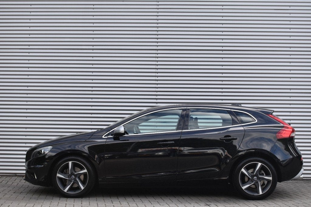 Volvo V40 1.6 T3 R-DESIGN / AFN. HAAK, Auto's, Voorwielaandrijving, 1596 cc, 4 cilinders, 150 pk