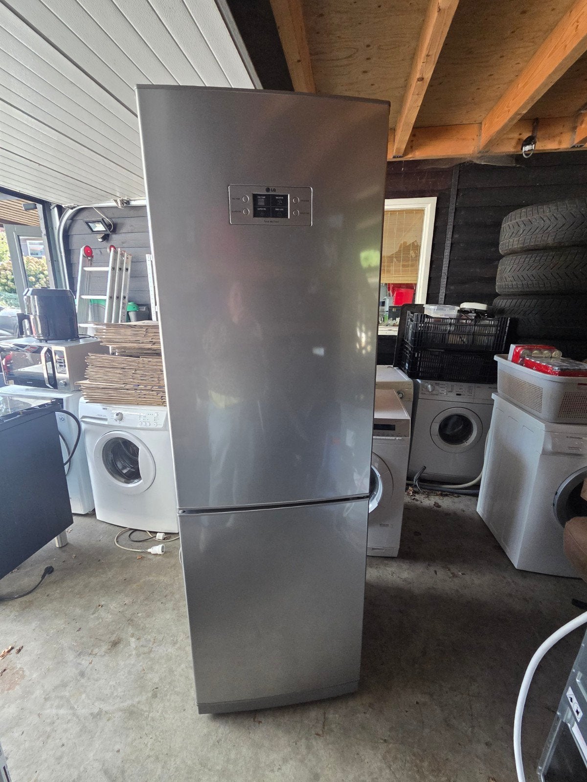 LG Koel-vriescombinatie - GB3133PVKW - No Frost, Ophalen, Gebruikt, 200 liter of meer, Met aparte vriezer