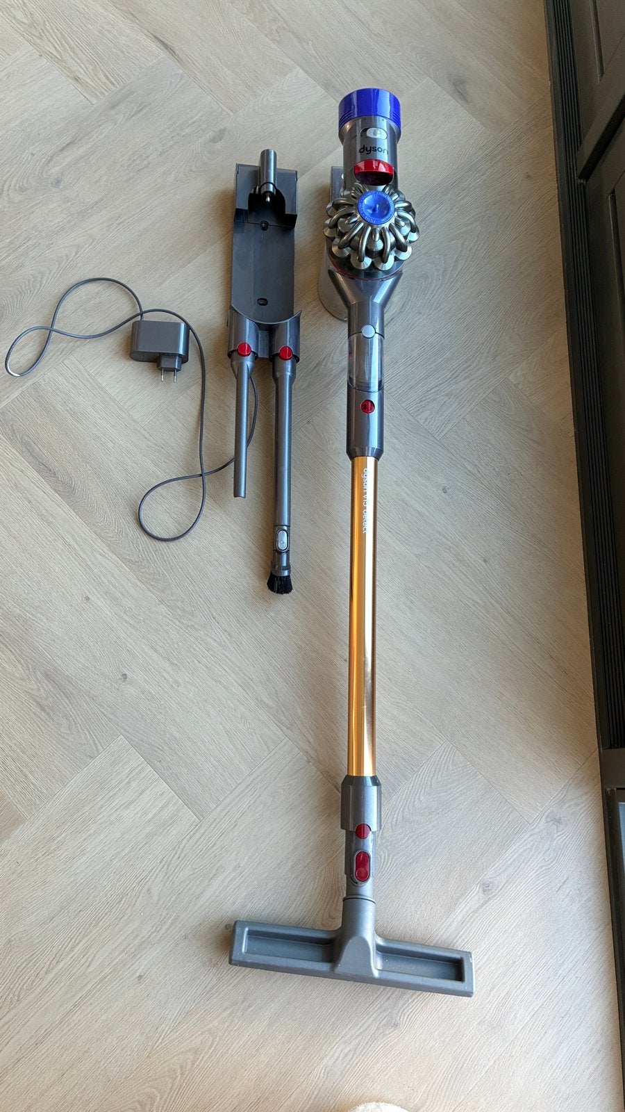 Foto 4 van Dyson V8 steelstofzuiger - met gouden v15 steel