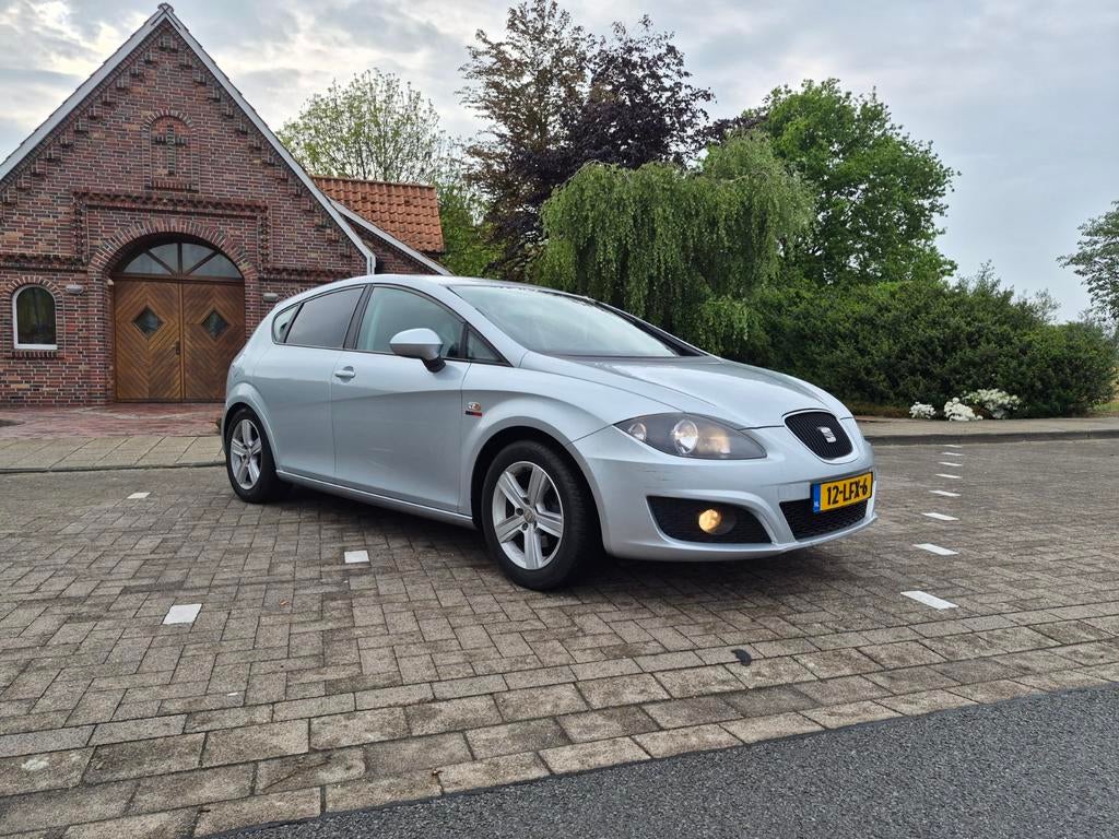 Seat Leon 1.6 2010 apk feb 27, Auto's, Seat, Particulier, Leon, Benzine, D, Hatchback, Handgeschakeld, Origineel Nederlands, Zilver of Grijs