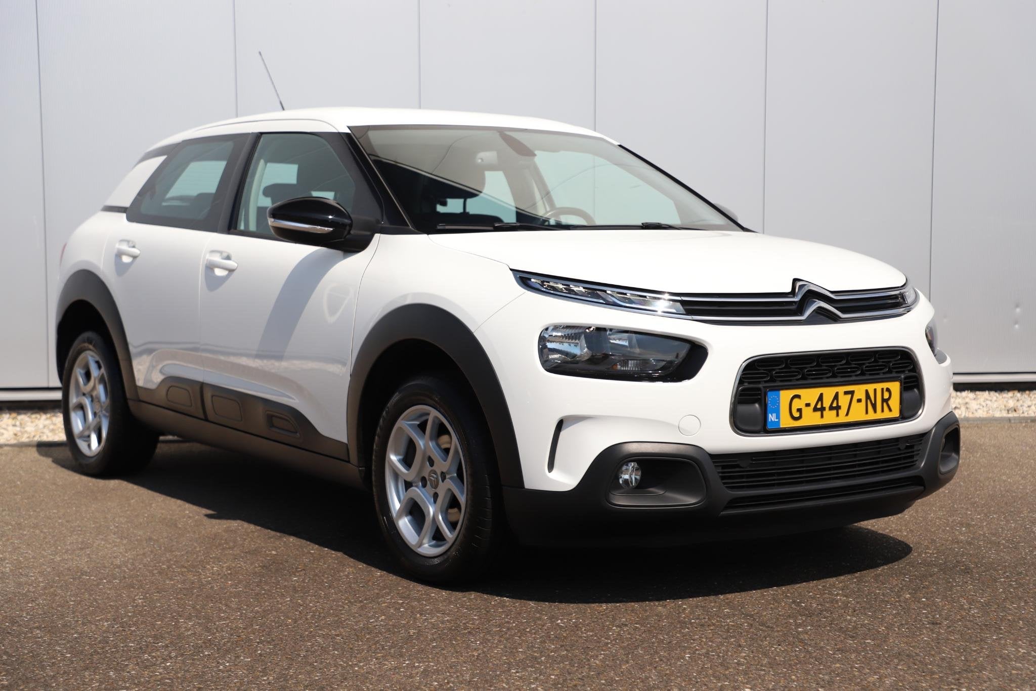 Citroen C4 Cactus 1.2 PureTech Feel 110PK Navigatie Carplay, Auto's, Citroën, Voorwielaandrijving, Stof, Gebruikt, Euro 6