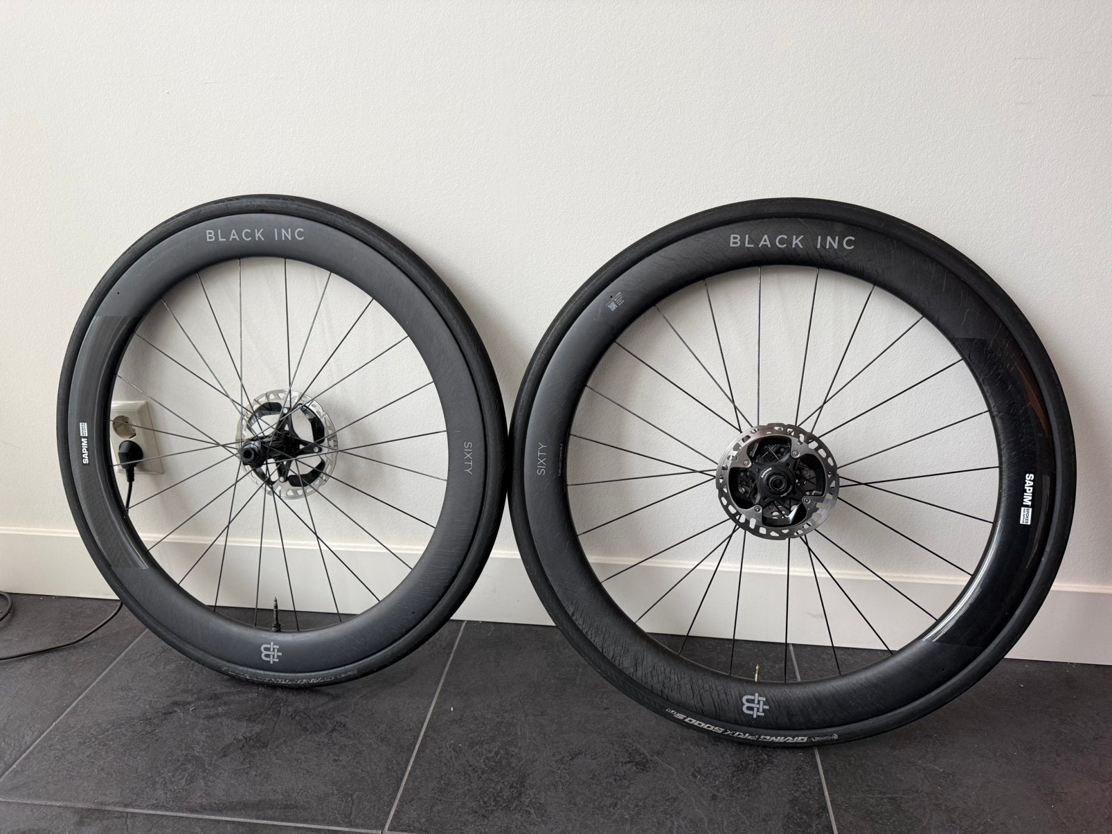 Black Inc Sixty carbon wielset – CeramicSpeed naven, Fietsen en Brommers, Fietsonderdelen, Zo goed als nieuw, Wiel, Carbon, Racefiets