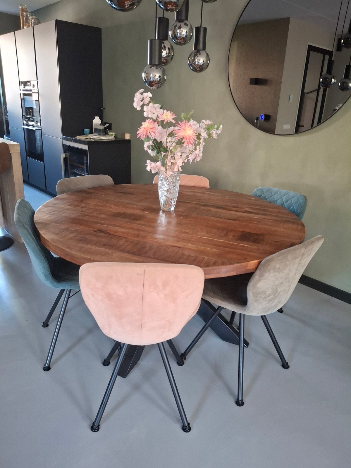 Eettafel mangohout Ø150, Huis en Inrichting, Tafels | Eettafels, Ophalen, Rond, Zo goed als nieuw, Vijf personen of meer