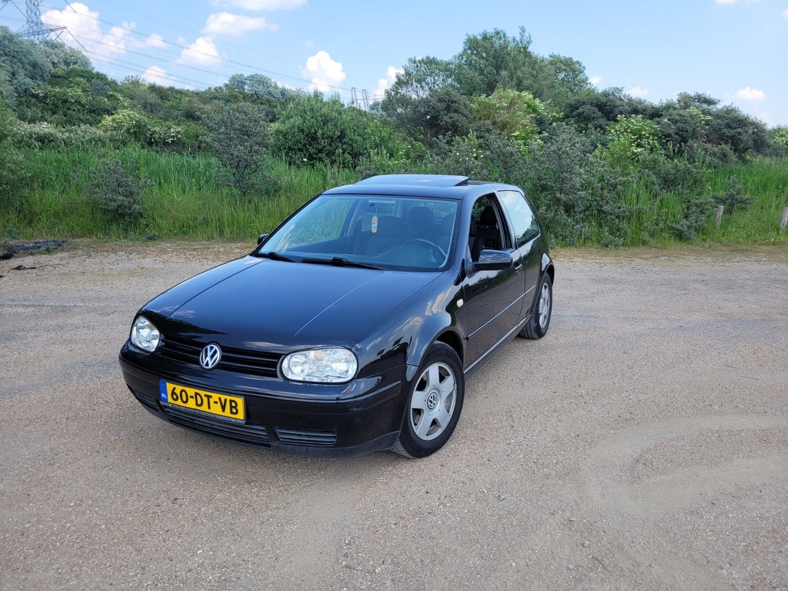 Volkswagen Golf 2.0 highline 85KW 2000 Zwart, 4 cilinders, 1984 cc, Zwart, Overige kleuren
