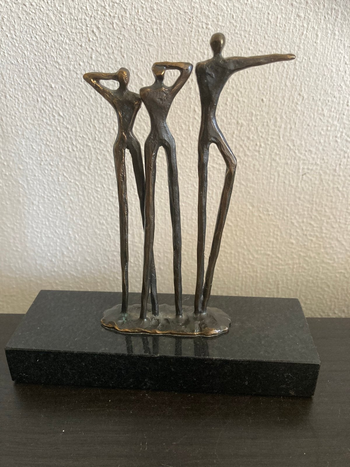 Gesigneerde sculptuur “Visie” Corry Ammerlaan 15cm, Groep mensen, Minder dan 20 cm, Ophalen of Verzenden, Brons