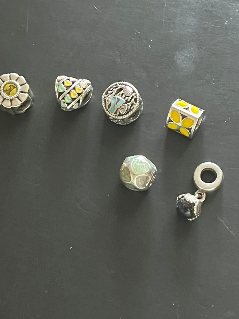 Pandora kleurige bedels., Pandora, Ophalen of Verzenden, Zo goed als nieuw, 4 bedels of meer
