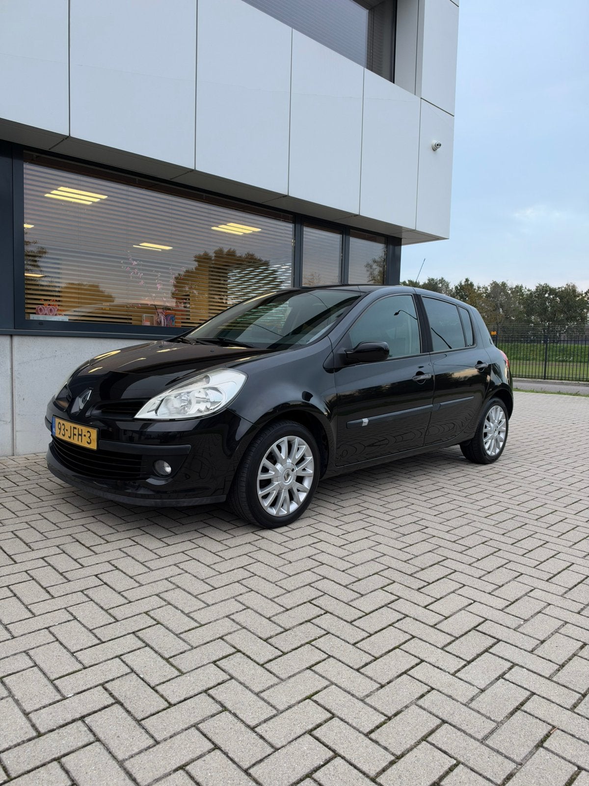 Renault Clio 1.2 TCE 5-DRS 2009 Zwart, Auto's, Voorwielaandrijving, 535 kg, 4 cilinders, 100 pk
