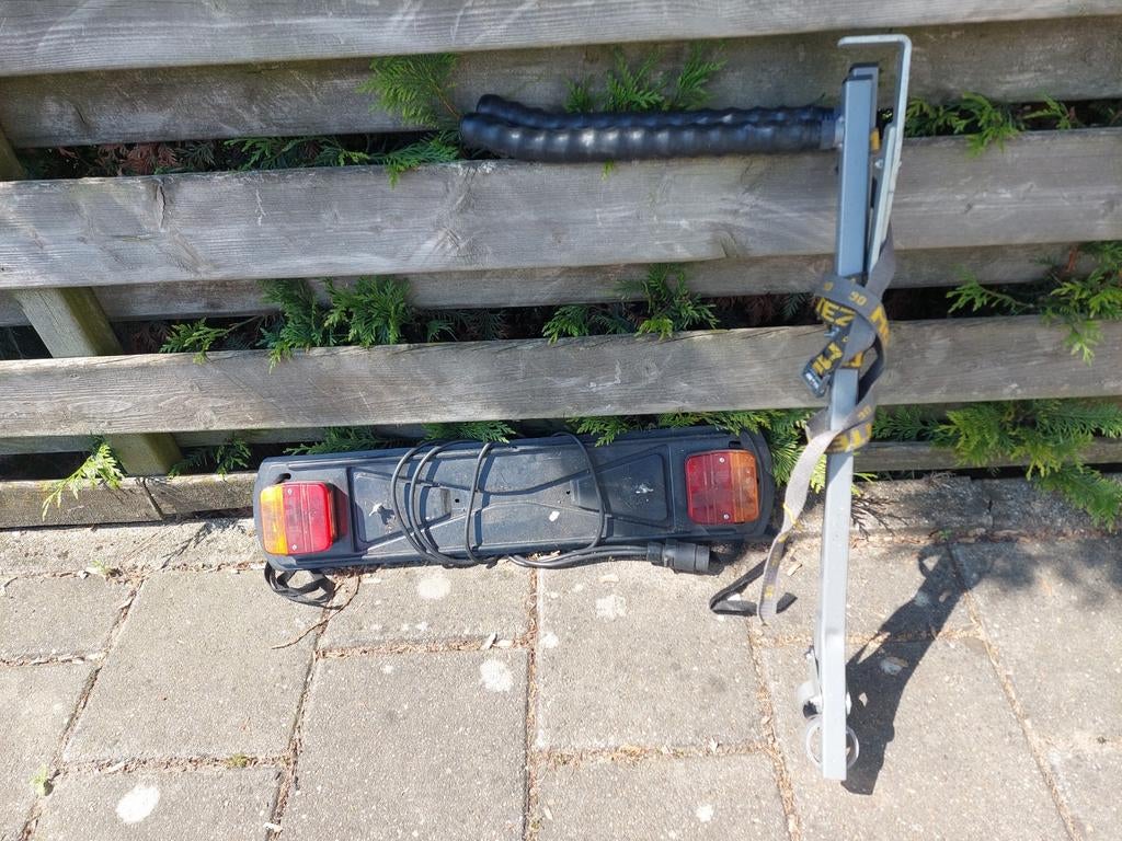 Fietsendrager trekhaak met verlichting, Auto diversen, Fietsendragers, Ophalen, 2 fietsen, Gebruikt, Trekhaakdrager