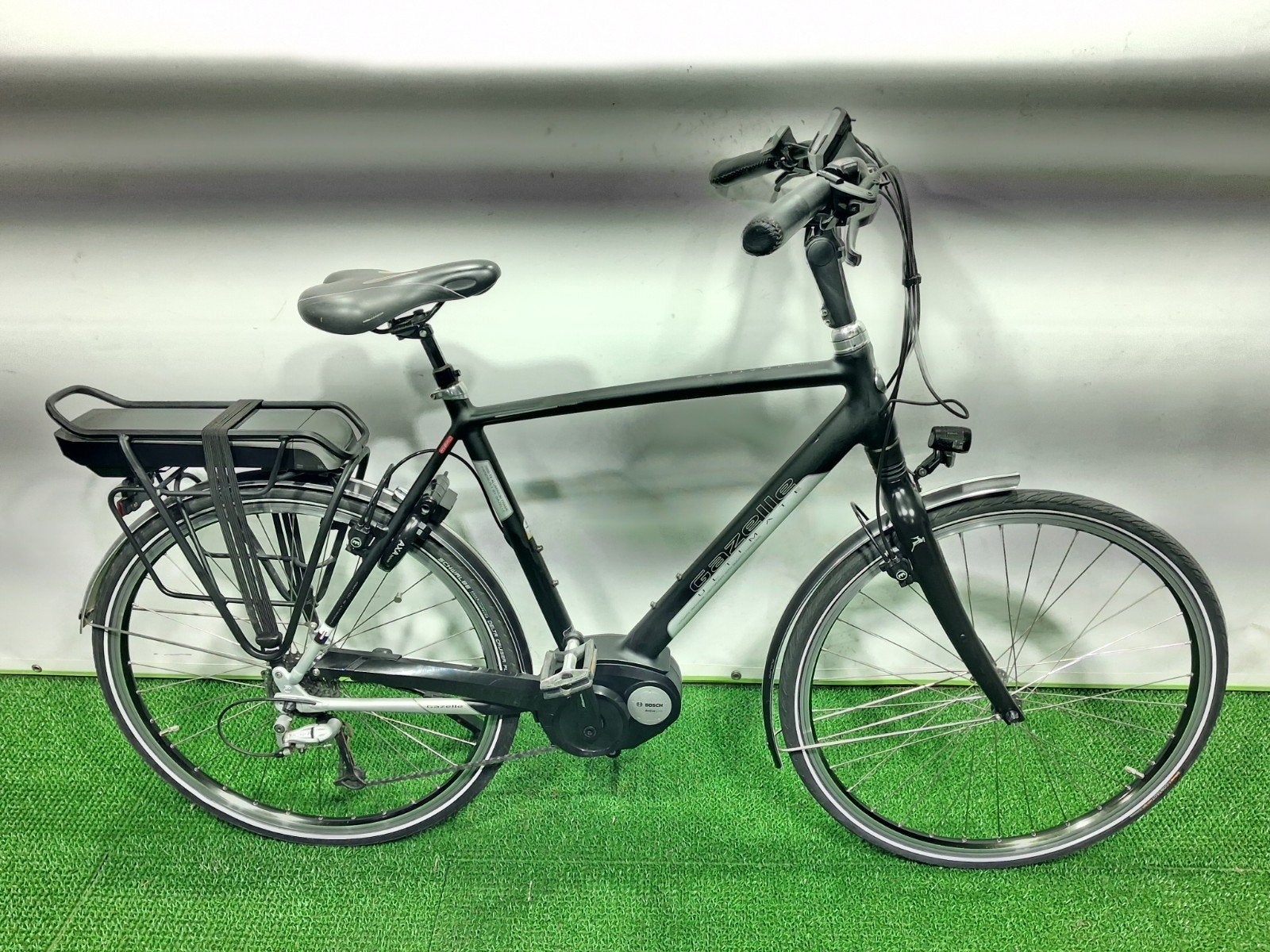 Gazelle ultimate bosch 500wh heren 57cm, Fietsen en Brommers, Fietsen | Heren | Herenfietsen, Ophalen, Versnellingen, Zo goed als nieuw