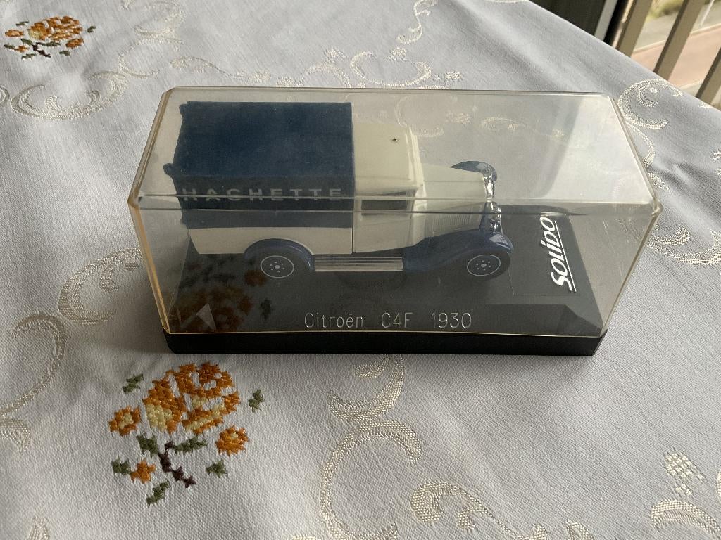 miniatuur auto's, Hobby en Vrije tijd, Modelauto's | 1:43, Ophalen of Verzenden, Nieuw, Auto, Solido