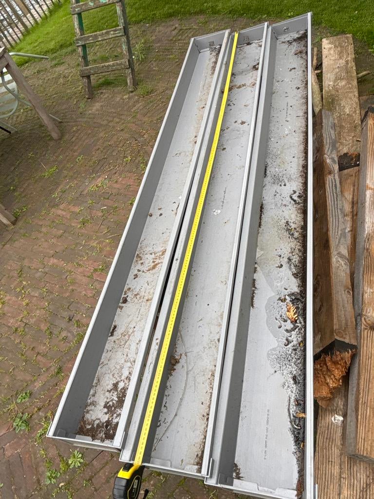 Dakgoot  (gebruikt als aardbeien bak), Ophalen, Gebruikt, Pvc, Minder dan 2 meter