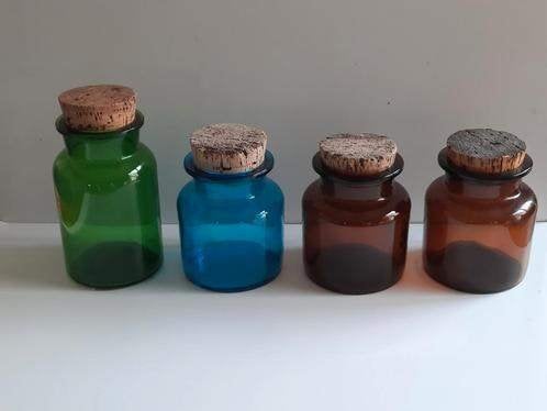 vintage voorraadpotten met kurken deksel . blauw,bruin,groen, Voorraadpot, Ophalen of Verzenden, Zo goed als nieuw, Glas