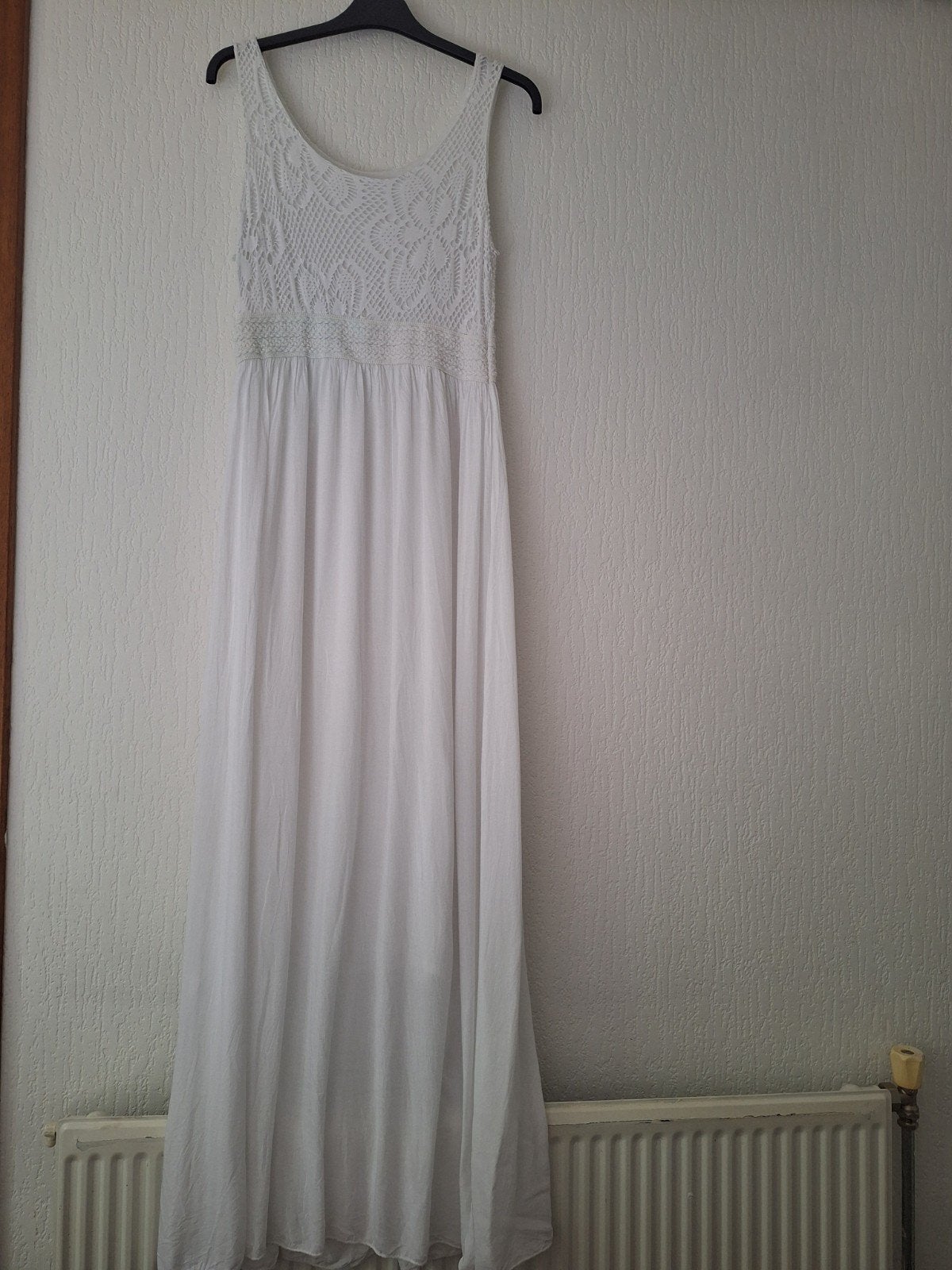 Lange witte jurk, Kleding | Dames, Jurken, Maat 38/40 (M), Wit, Ophalen of Verzenden, Zo goed als nieuw