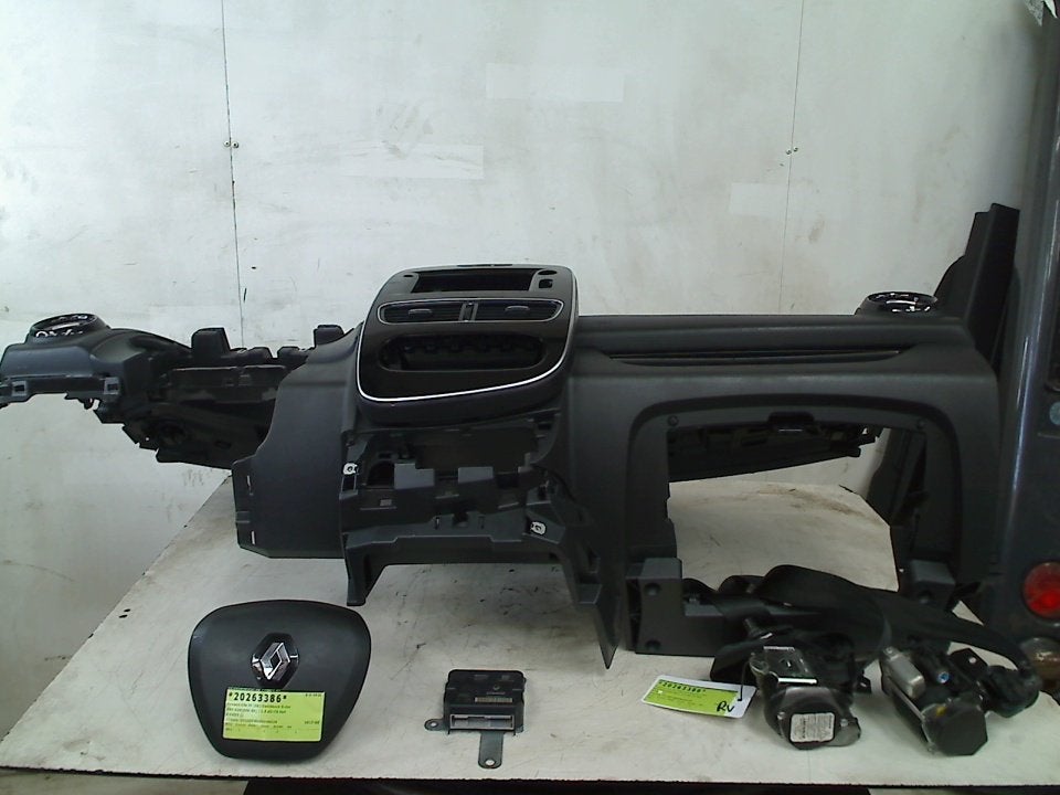 Airbag Set Renault Clio IV (5R) 2017 A2C80613911, Gebruikt, Renault Deutschland AG, Dialog.deutschland@renault.de, Peter-Huppertz-Straße 5, Köln 51063, , Duitsland