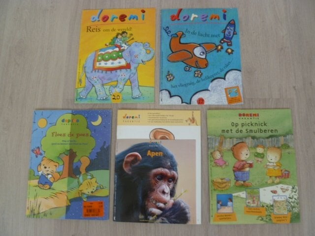 4 Doremi + 1 Dopido tijdschriften: vakantie + 1 mini boekje., Kinderen en Baby's, Ophalen of Verzenden, Zo goed als nieuw, Taal en Lezen