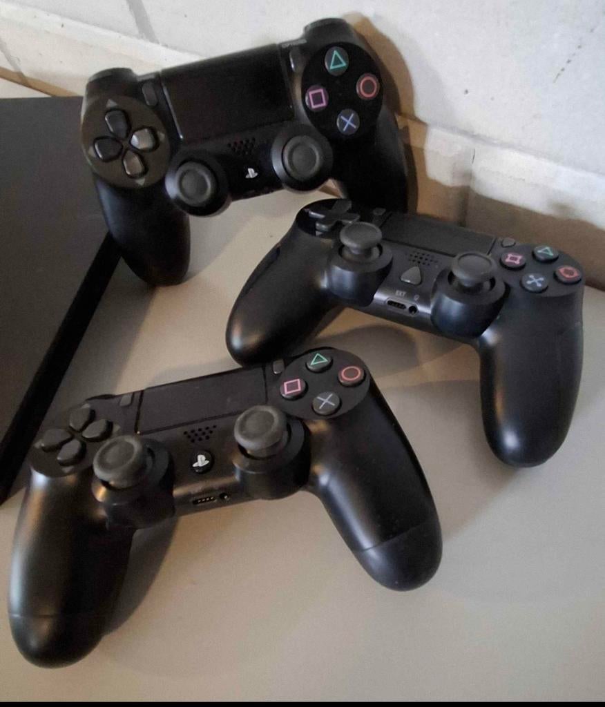 PlayStation 4 Slim 500GB met 3 controllers, Ophalen of Verzenden, Zo goed als nieuw, Controller, PlayStation 4