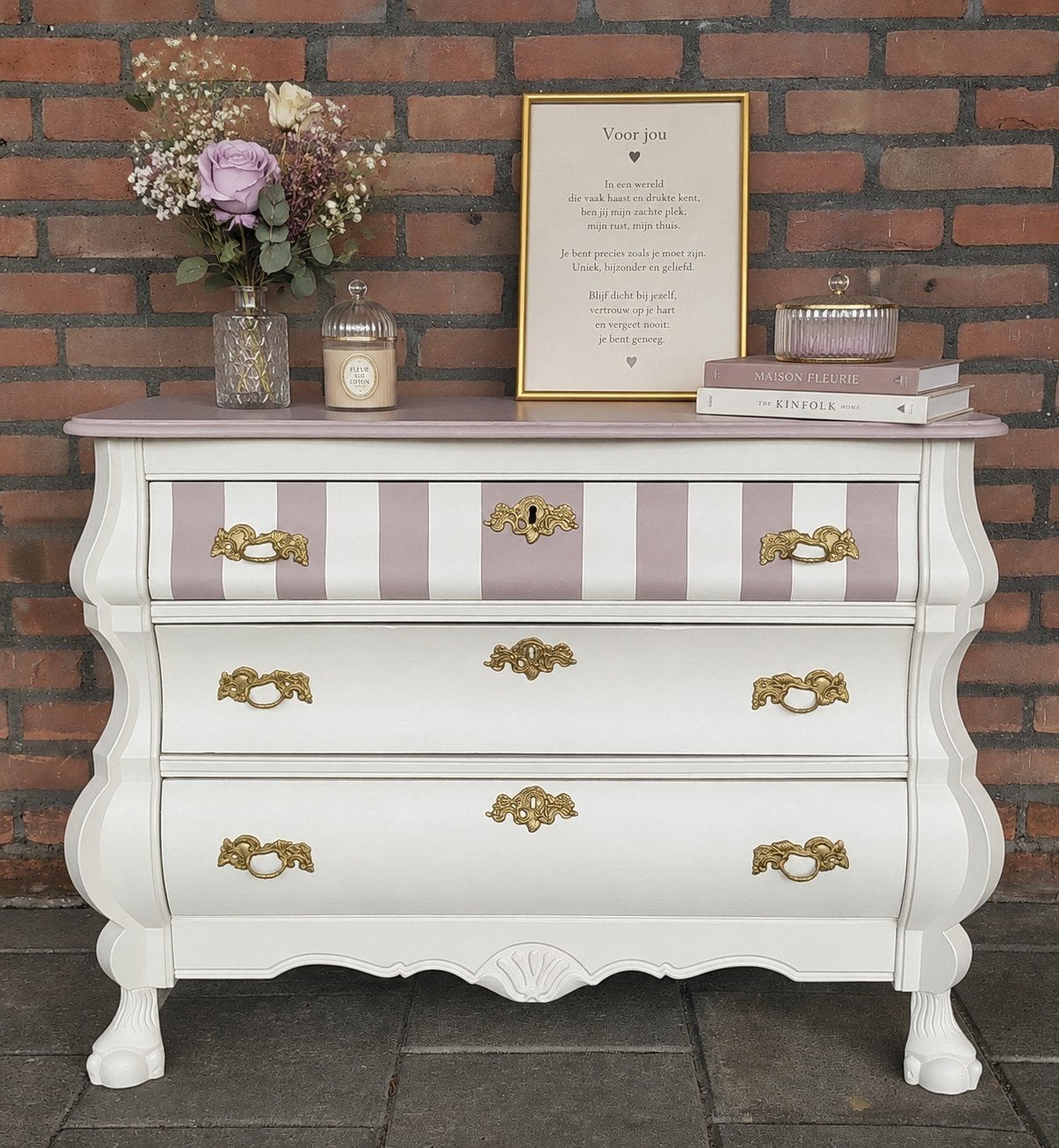 Prachtige wit met oudroze buikkast – uniek gerestyled, Huis en Inrichting, Ophalen, 50 tot 100 cm, 3 of 4 laden, Minder dan 100 cm