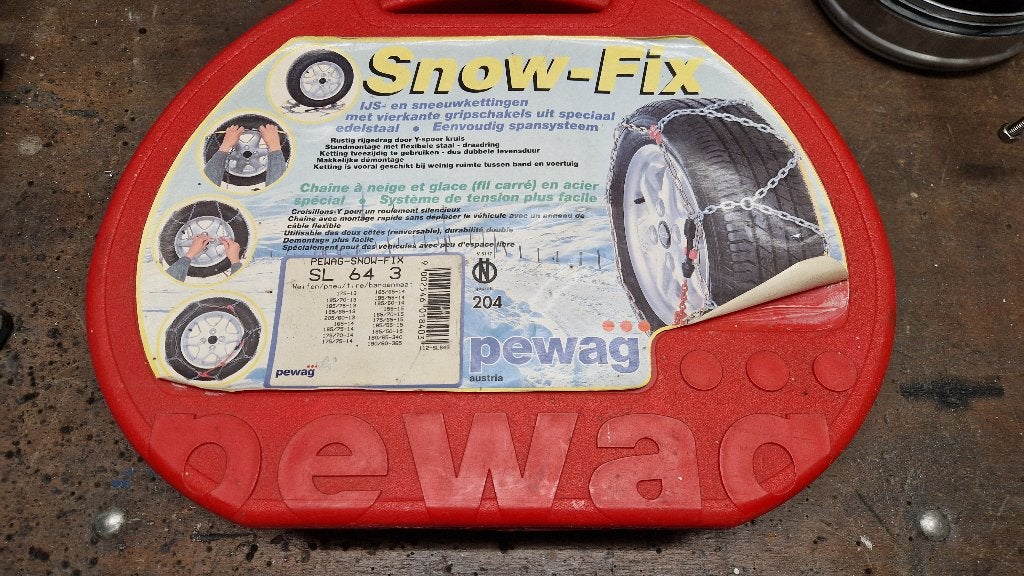 Pewag sneeuwkettingen nette staat, o.a. Yaris 2018., Ophalen